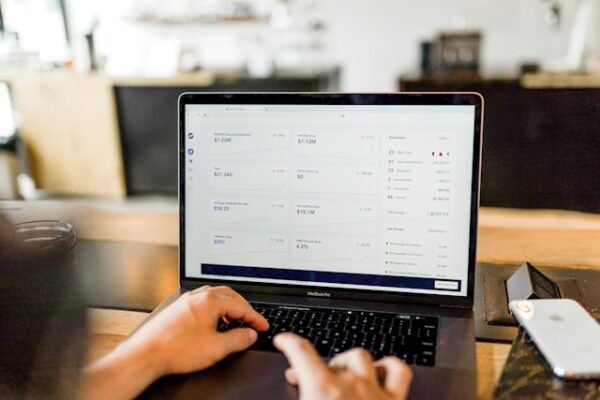 7 Key Metrics Every PPC Campaign Manager Should Track (and Why They Matter)